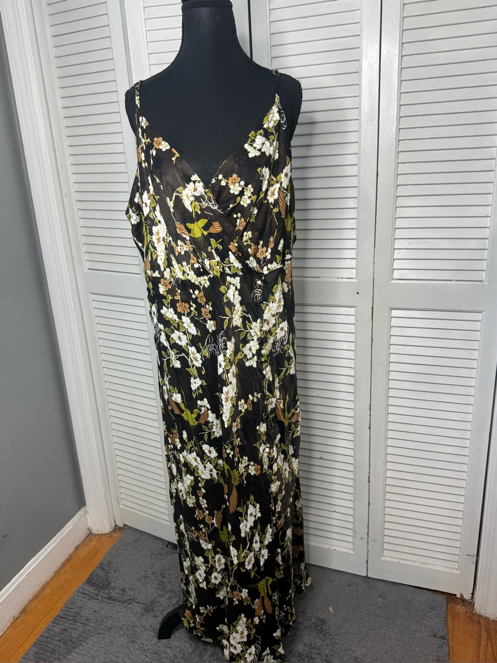 Floral V-Neck Black Maxi Dress with Green and White Print Women Plus Romantic 3X